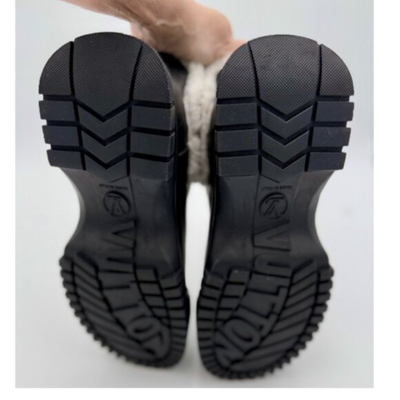 EUC-Louis Vuitton Black Shearling-Lined Chelsea Ankle Boot - 39/8.5 - Picture 10 of 12